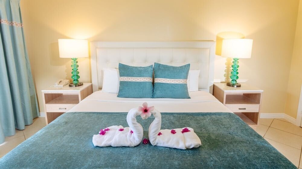 Bay Gardens Beach Resort & Spa